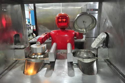 厨师卫生: 现在我们的生活越来越智能自动化了,像机器人这种本来以为