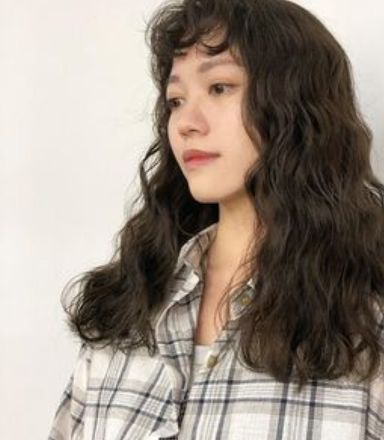 发量一少气质全无!适合40岁女人洋气烫发,蓬松时尚显发量