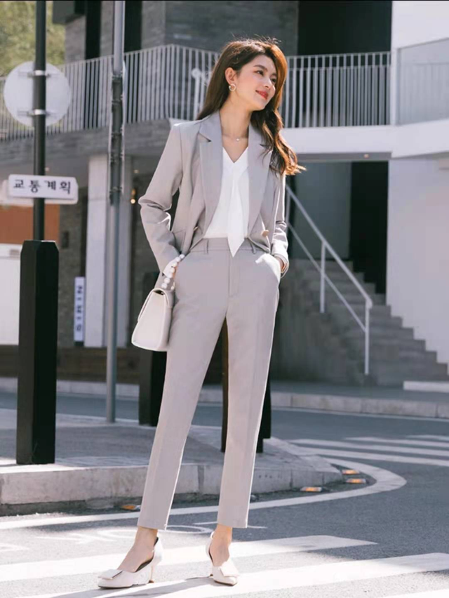 成熟风办公室职业套装|更显女性魅力|彰显优雅气质