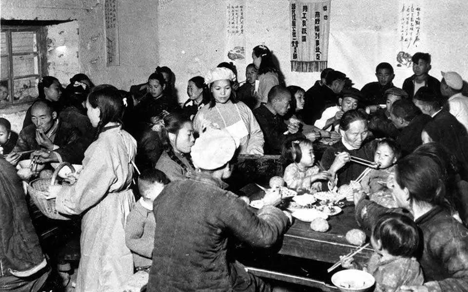 50年代人民公社大锅饭真实照片_腾讯新闻