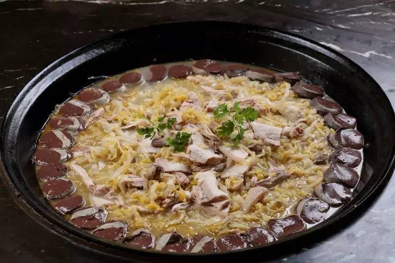 酸菜炖大骨头白肉血肠,令人垂涎欲滴的年猪大菜!
