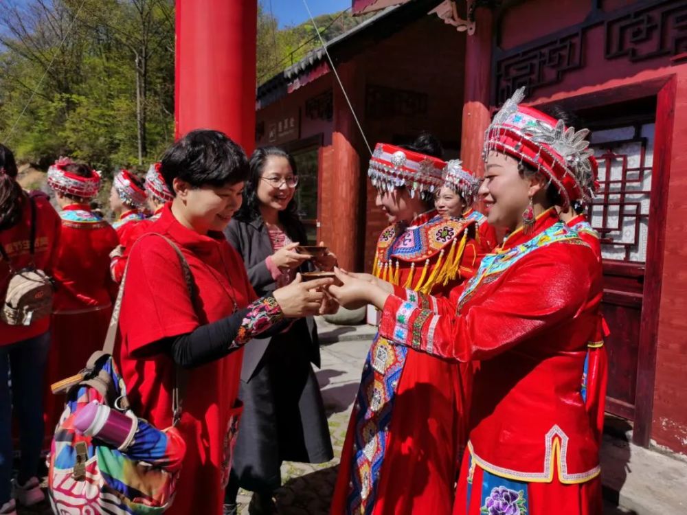 土家儿女心向党文旅发力助振兴献礼建党100周年暨龙桥土家族乡第五届