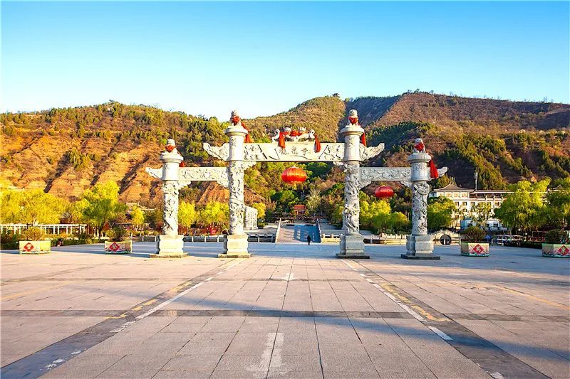 山水崇信:龙泉寺