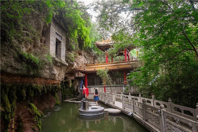 平凉文旅总工会踏春行山水崇信龙泉寺