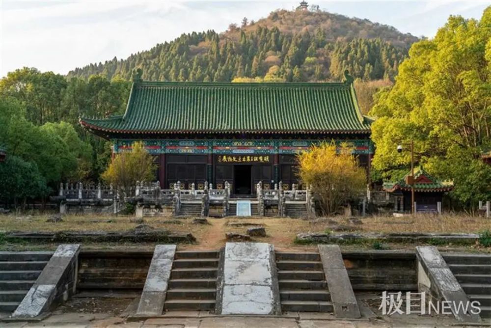 该文化遗址坐落于东湖高新区龙泉街道龙泉山,是明朝(公元1368 年-1644