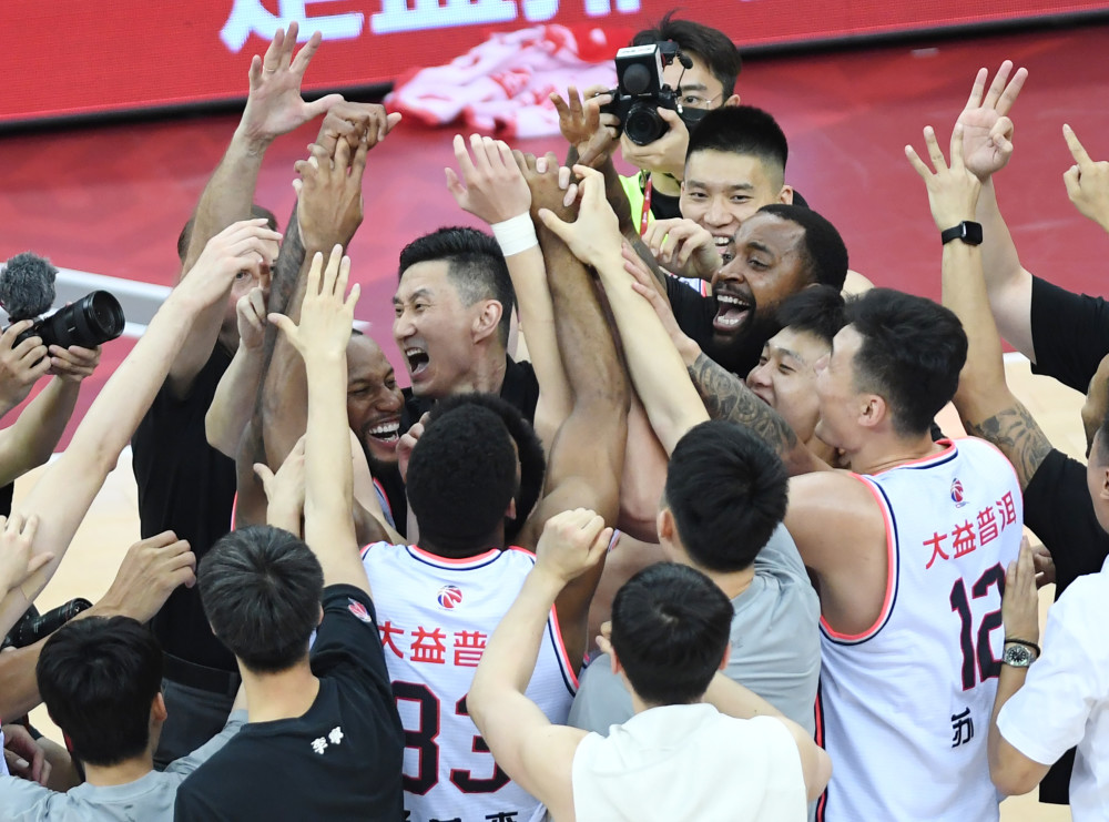 (体育)篮球——cba总决赛:广东东莞大益队夺冠(3)