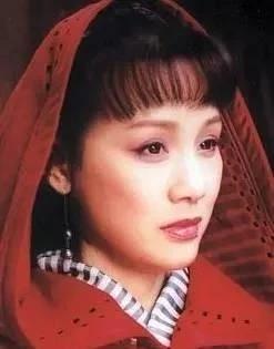 容妃李建群离婚后恋爱27年不婚62岁无儿无女受癌症困扰