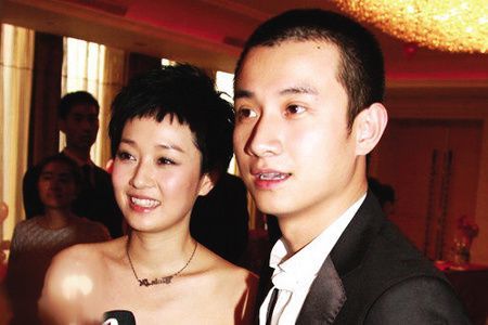 2004年,管虎与马伊琍分手,不到一年,他便于梁静结婚,马伊琍说过,管虎