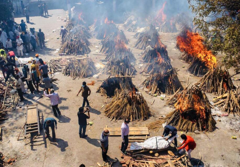 印度每年死亡人口_买墓地 买房,殡葬业的隐秘角落(2)