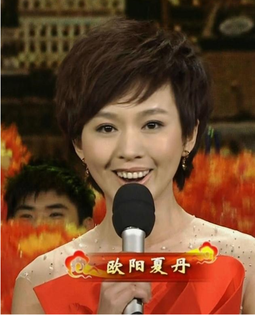 央视主持人欧阳夏丹,从央视"消失"引发争议,真实原因让人泪目