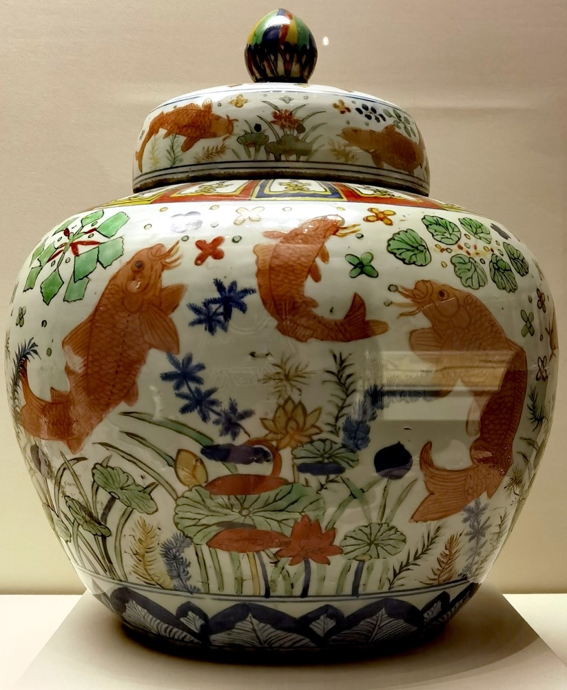 看见文物｜浓艳的青花五彩瓷器-腾讯新闻