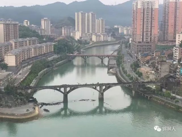 (锦屏县三江镇赤溪坪风雨桥发生火灾)