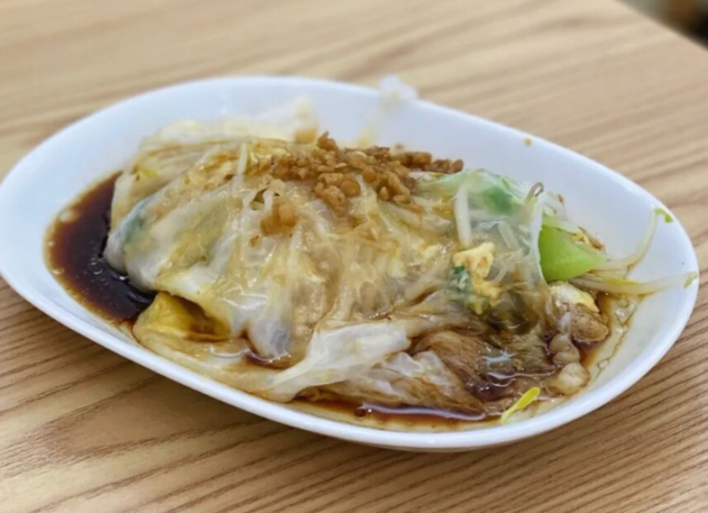 广东汕头超豪横的肠粉馅料用了10多种肉啥时候来吃都要排队