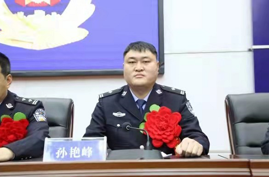 周口拼命三郎的他为抓捕犯罪嫌疑人两次粉碎性骨折