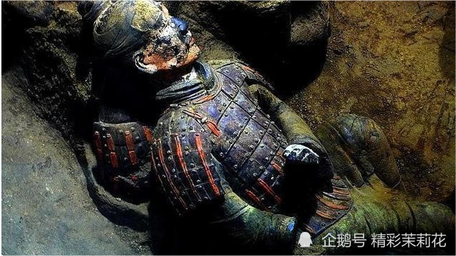 这才是兵马俑刚出土的样子色彩斑斓如同真人这些兵马俑太珍贵