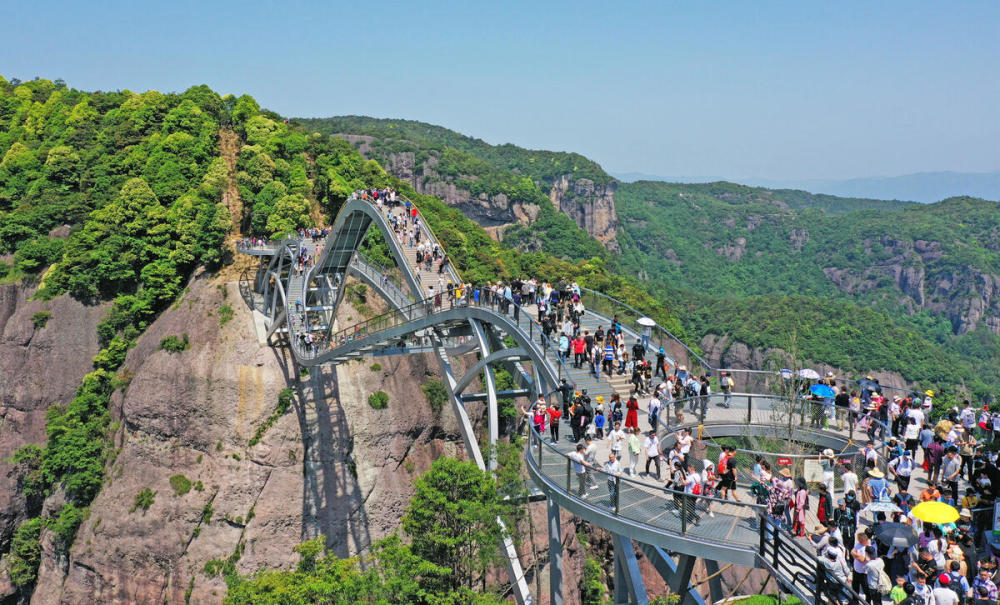 浙江仙居再登联播快讯:景区游人旺 乐享假日好时光