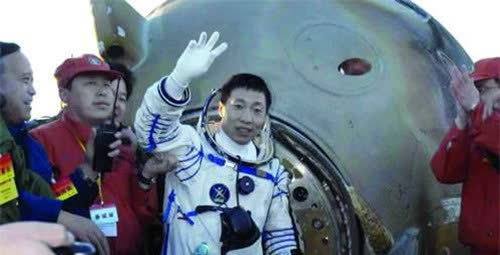 杨利伟曾在太空听见"敲窗"声?16年后谜底揭晓:庆幸能活着回来