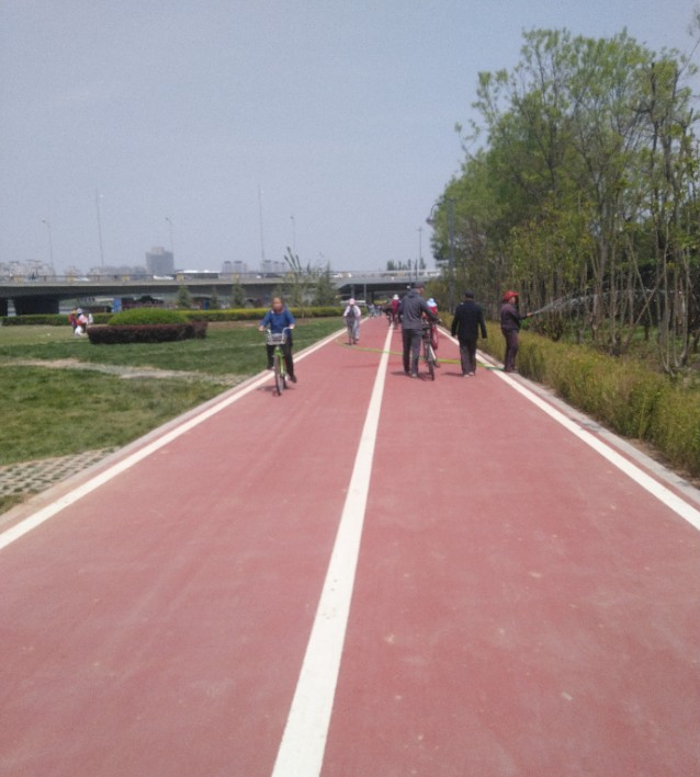 太原滨河东路自行车专用道:这些人有点不自觉