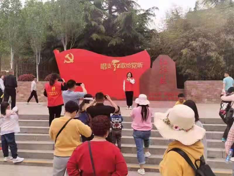 安阳:"五一"假日红旗渠 红色教育接地气
