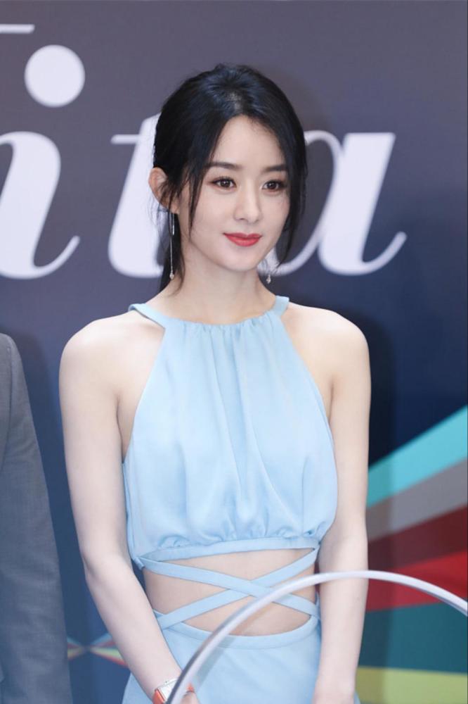 纵观娱乐圈也有不少小骨架的女明星,比如赵丽颖,我倒是觉得她的很多
