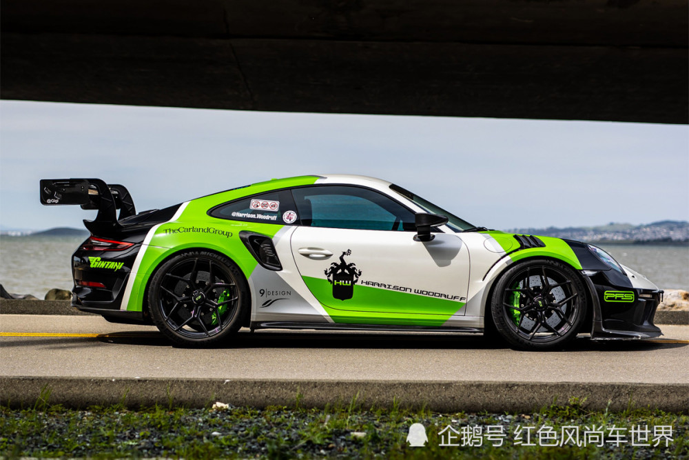 视觉性能全升级保时捷911gt3rs改头换面披上赛车服