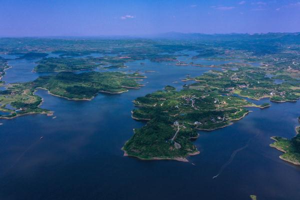 这是5月2日拍摄的重庆市长寿湖风景区(无人机照片).