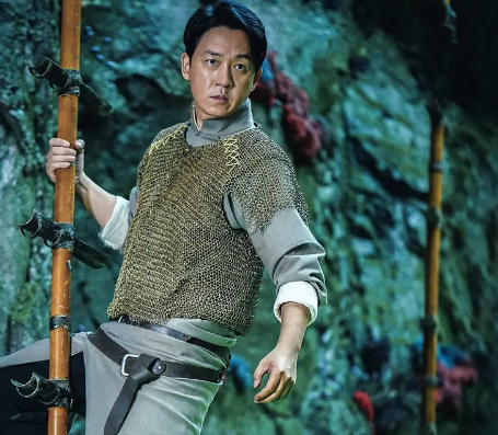 第二年4月1日,由潘粤明,姜超和张雨绮领衔主演的"鬼吹灯"改编剧《龙
