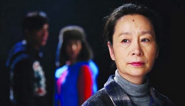 国家一级演员奚美娟:39岁产子后与丈夫离婚,现儿子成最大骄傲