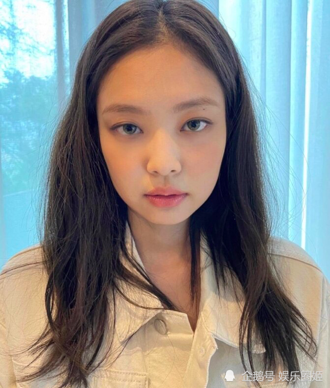 jennie珍妮"人间香奈儿"变"人间ck",辣到粉丝喊救命