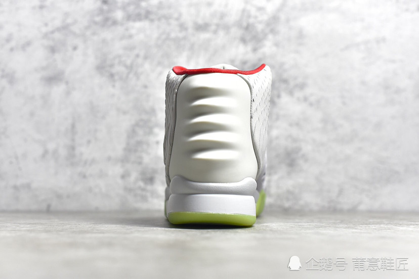 被称为鞋王的nike air yeezy 2为什么那么贵?