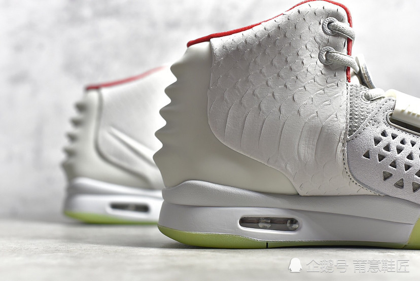 被称为鞋王的nike air yeezy 2为什么那么贵?