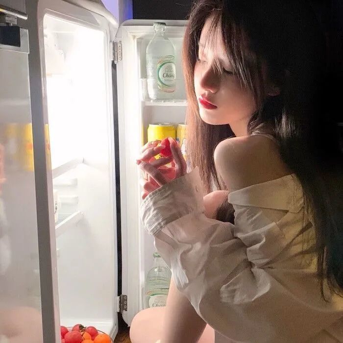 茶里茶气的女生头像