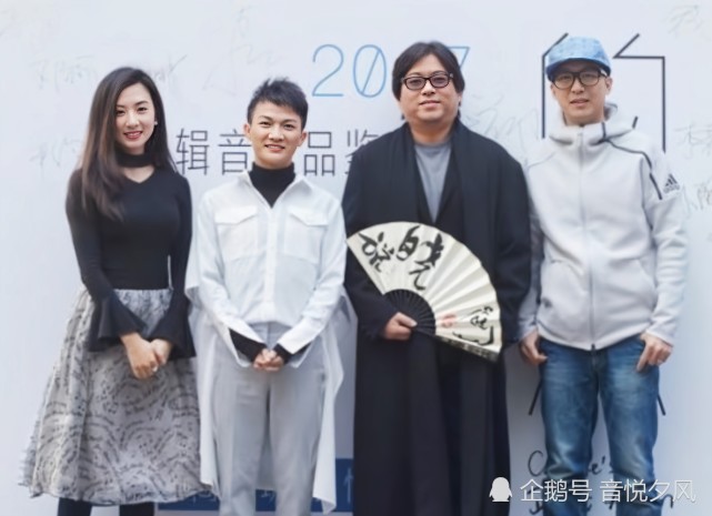 其实这个过程 除了高晓松外,更该感谢的人还有大姐姐尹约,为了给周深