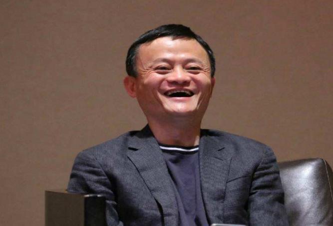 看看马云儿子马元坤,再看看女儿马雪,网友:这基因实在