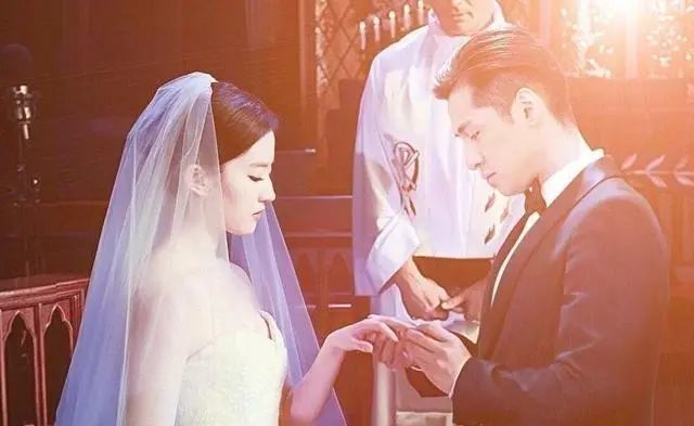 胡歌终于发文官宣:老婆,我爱你!二人婚纱照曝光!