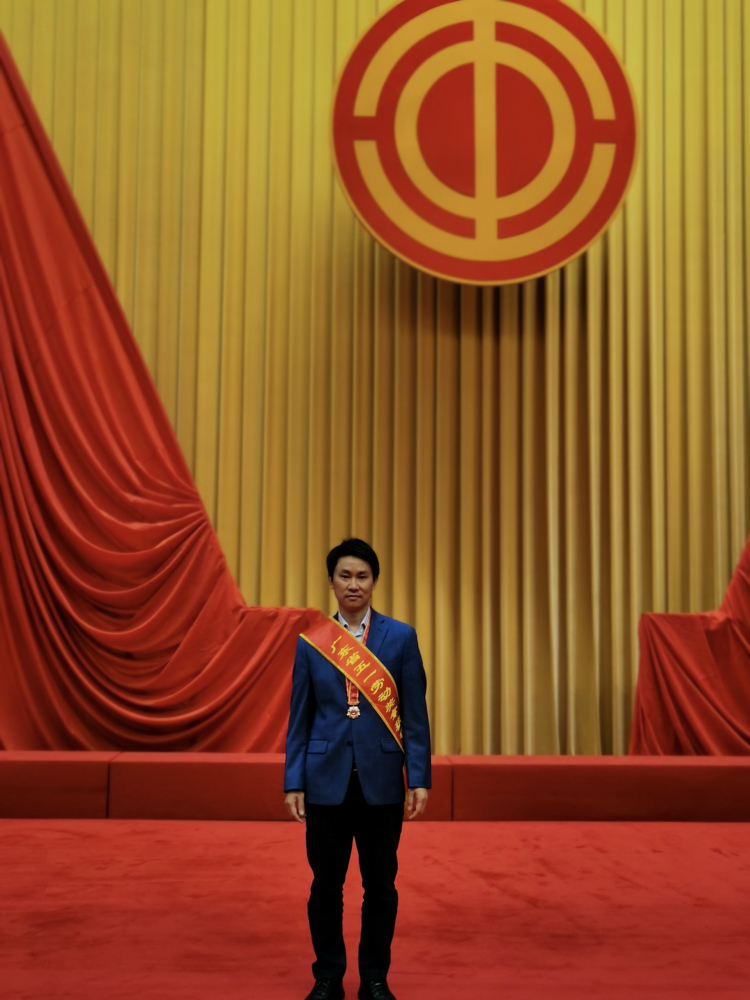 广东省五一劳动奖章获得者钟国才:与时间赛跑,开发抗