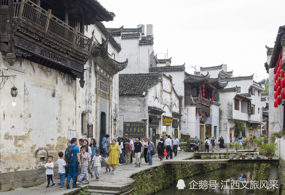江西婺源:五一假期游人如织