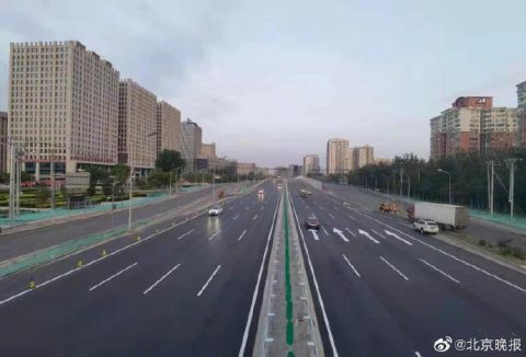 今早5点10分,北京万寿路南延四环路跨线桥全面通车