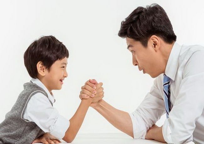 "丧偶式育儿"危害大,做好这两点,不在孩子身边也能做个好父亲