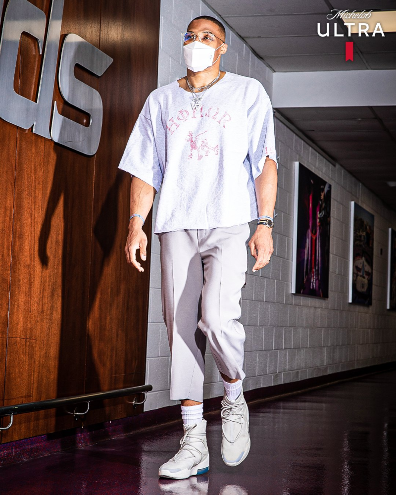时尚nba|威少破纪录砍下超级三双 嘻哈项链配手表彰显