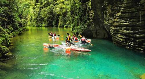 鹤峰——正成为旅游者心中的"诗与远方".