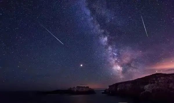 宝瓶座厄塔流星雨将于6日"绽放" 这个初夏夜空很热闹!