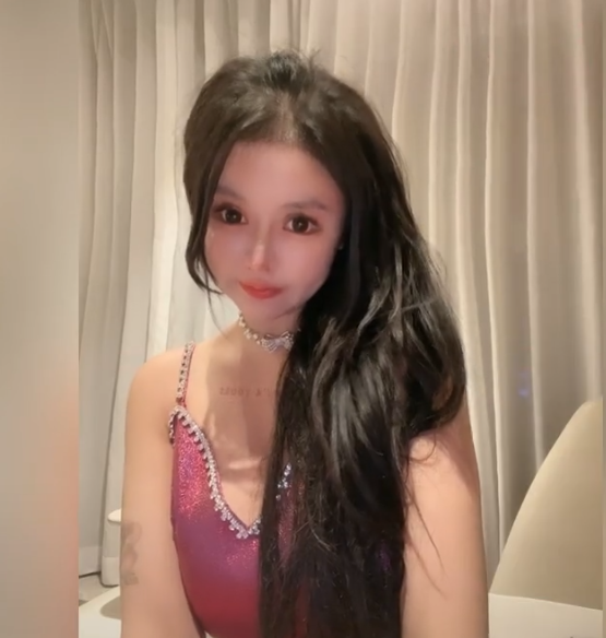 女网红花费百万整成芭比娃娃,自曝想参加选秀,后悔整容开始修复