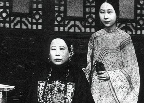 李鸿章将漂亮千金许配给40岁的夫婿,不料两人曾孙女却