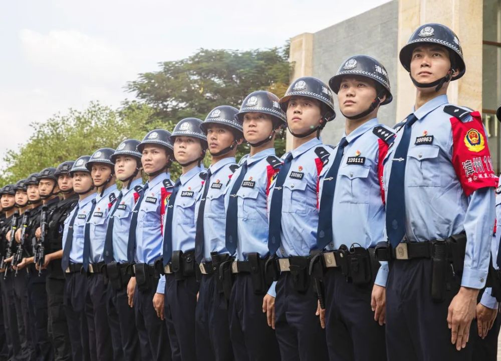 【中国青年五四奖章】漳州110:青春,在人民心中闪亮_腾讯新闻