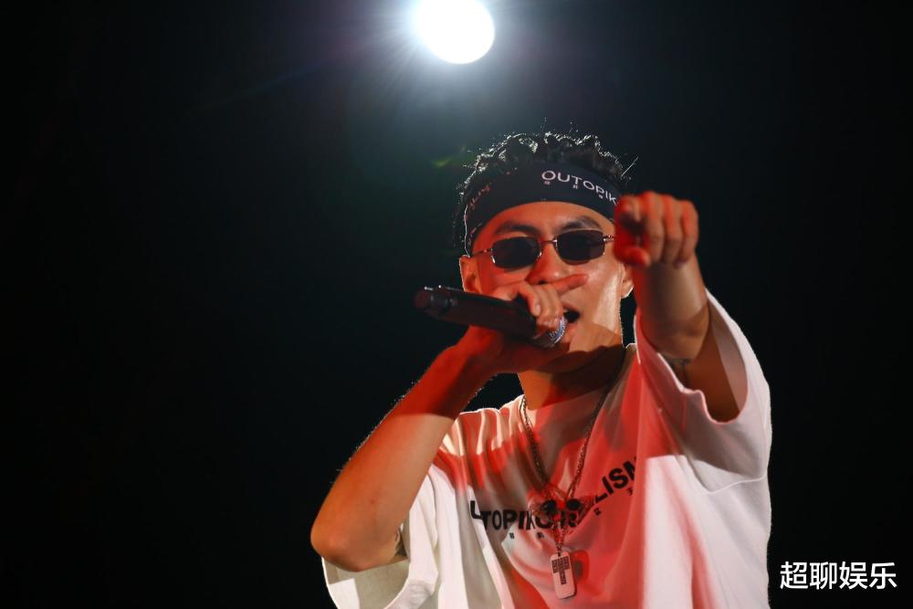 地下rapper表演日与夜,女性rapper 说唱听我的2:导师全员地下rapper,引流全靠嘉宾,胡彦斌成核心