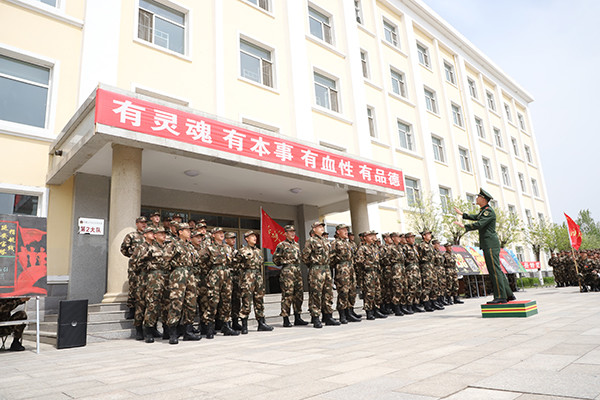 孙鹏程 邹新江 摄 在五四青年节到来之际,武警辽宁总队沈阳支队组织