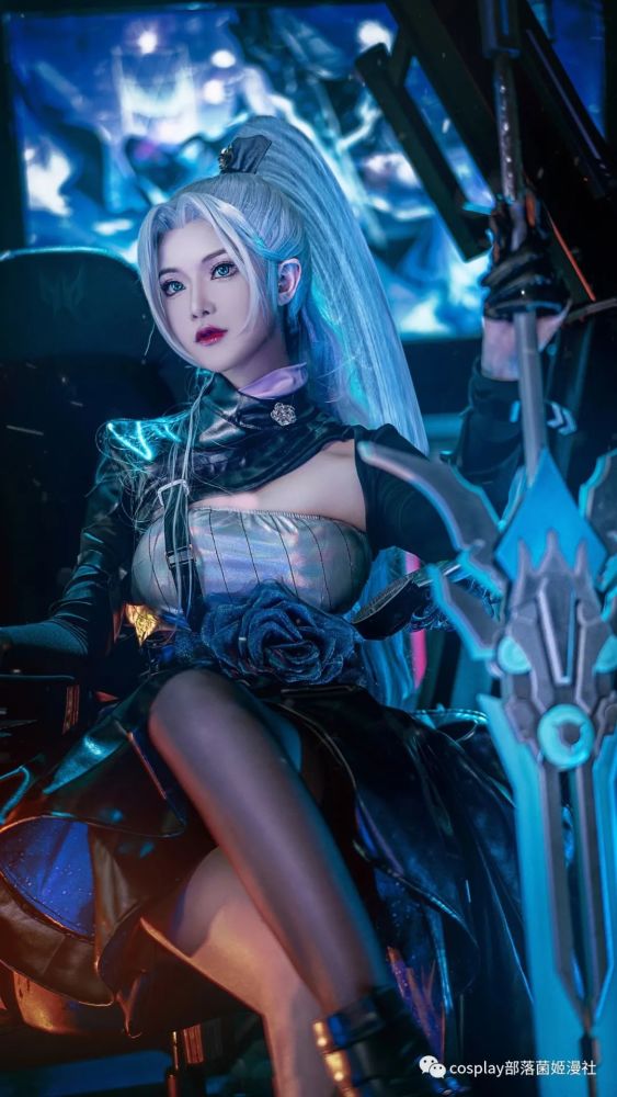 cos王者荣耀五五开黑节花木兰默契交锋cos正片露儿大魔王