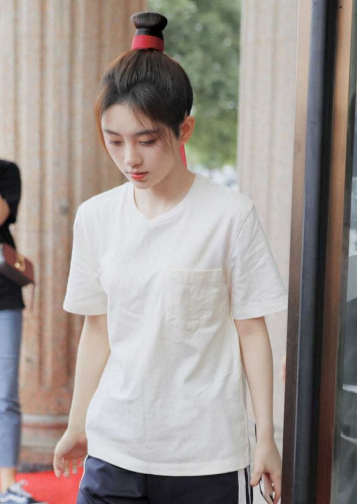 鞠婧祎图片让人心动不已