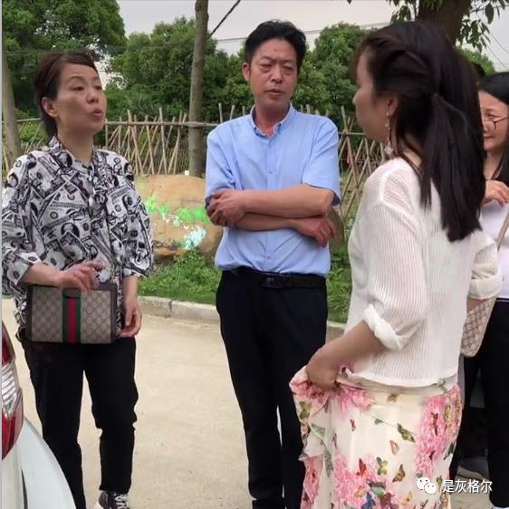 郭威北海舅舅首次露面,和郭威一个模子刻出来,网友直呼真像